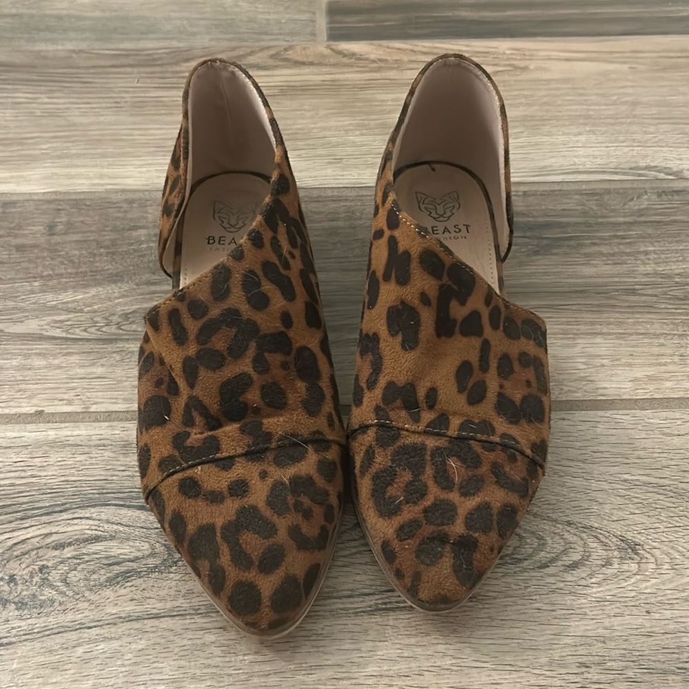 Beast Fashion slide ons